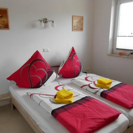 Spacious With Garden Near The Sea *